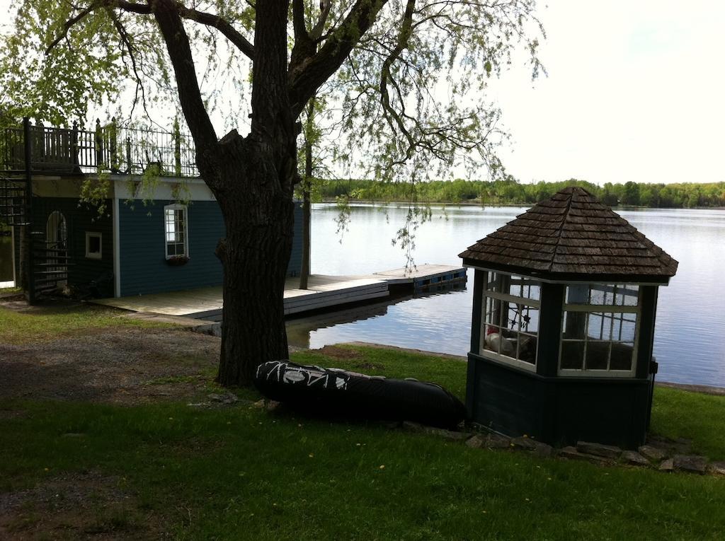 Windswept On The Trent Hotel Campbellford Exterior foto